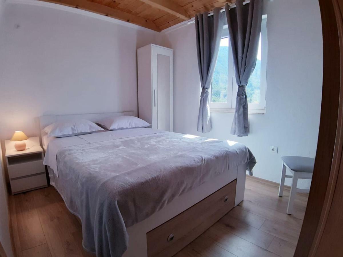 Kuca Za Odmor Dobrila Hotell Jelsa  Eksteriør bilde